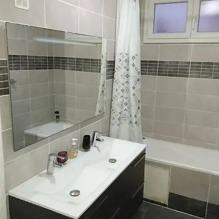 Grand Cocon Proche De La דירה